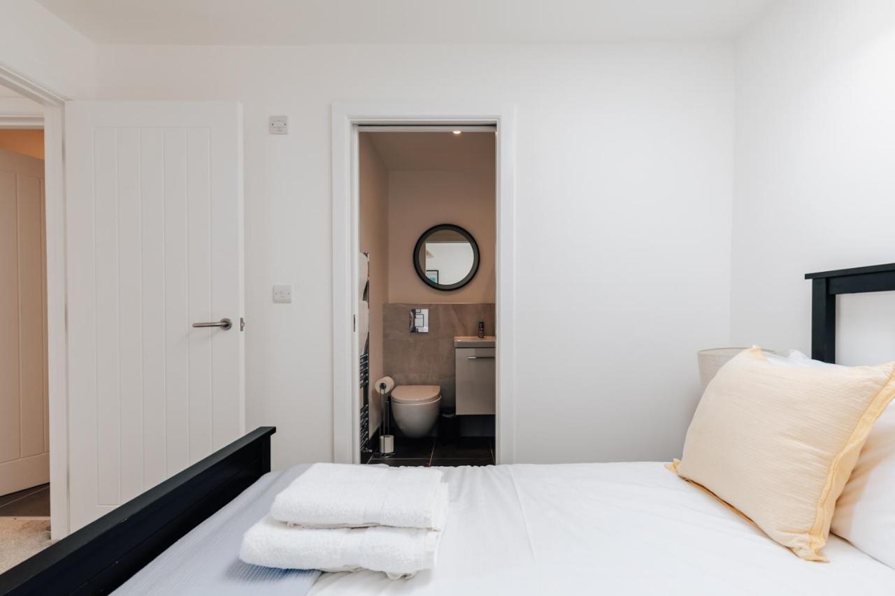 Redland Stay In Bespoke Home 2 Of 2 ブリストル エクステリア 写真