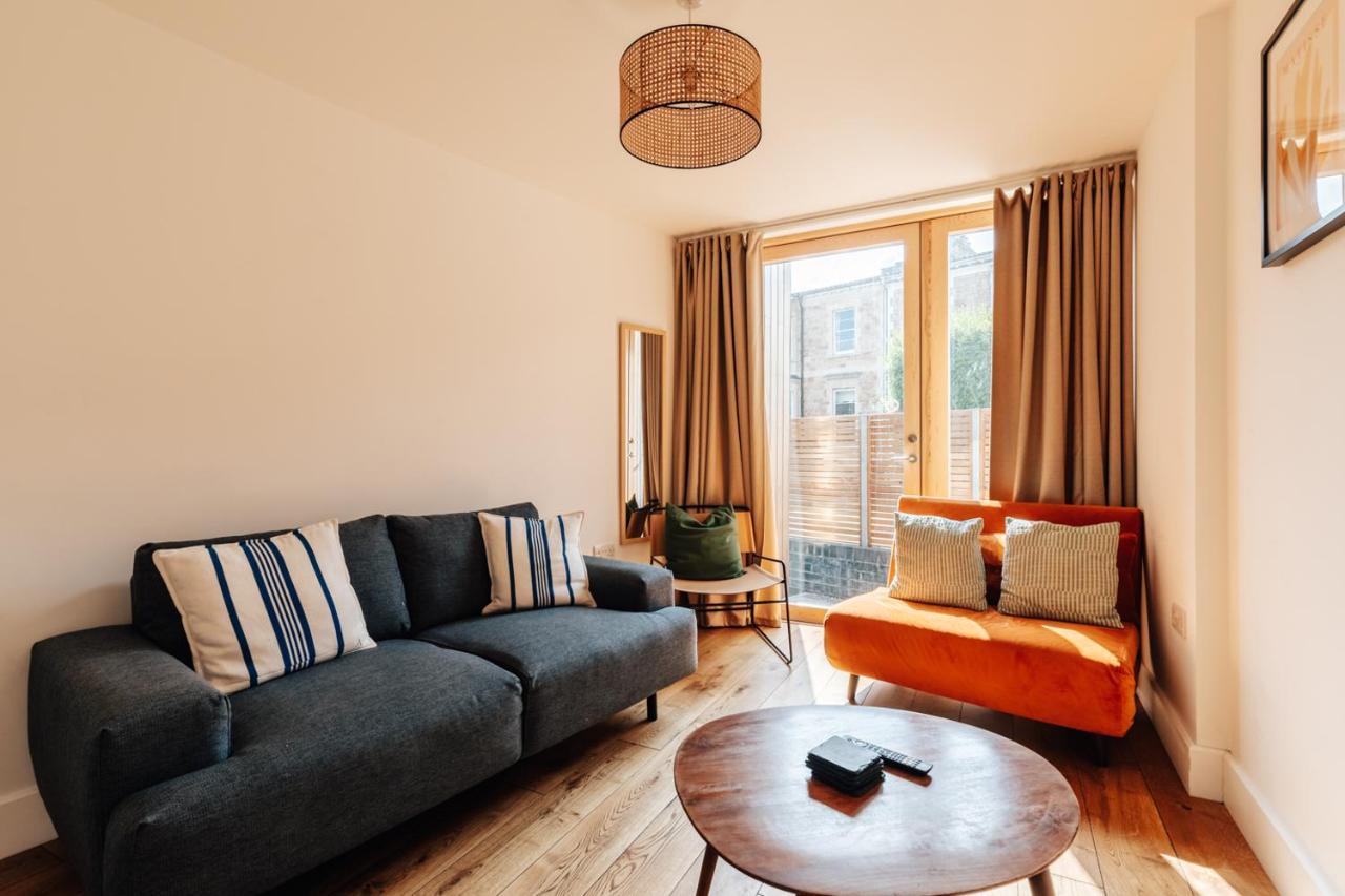 Redland Stay In Bespoke Home 2 Of 2 ブリストル エクステリア 写真